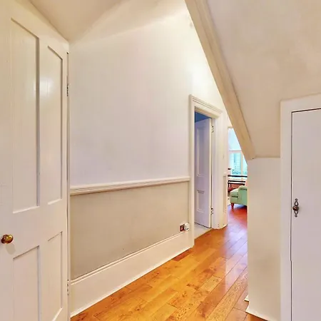 Bright & Spacious West London Gem Exterior photo