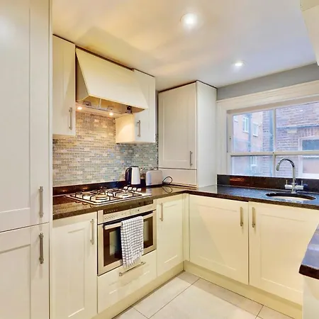 Bright & Spacious West London Gem Exterior photo