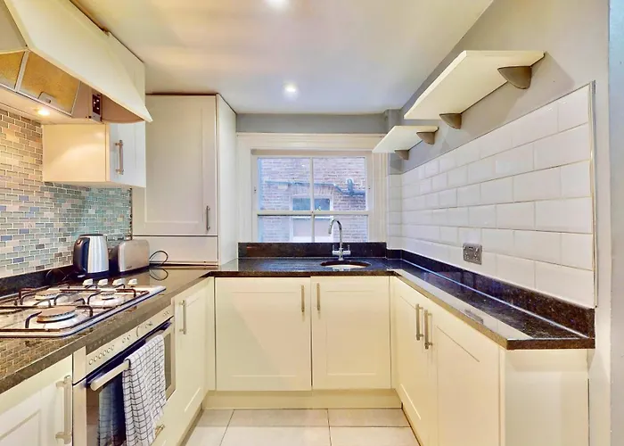 Bright & Spacious West London Gem