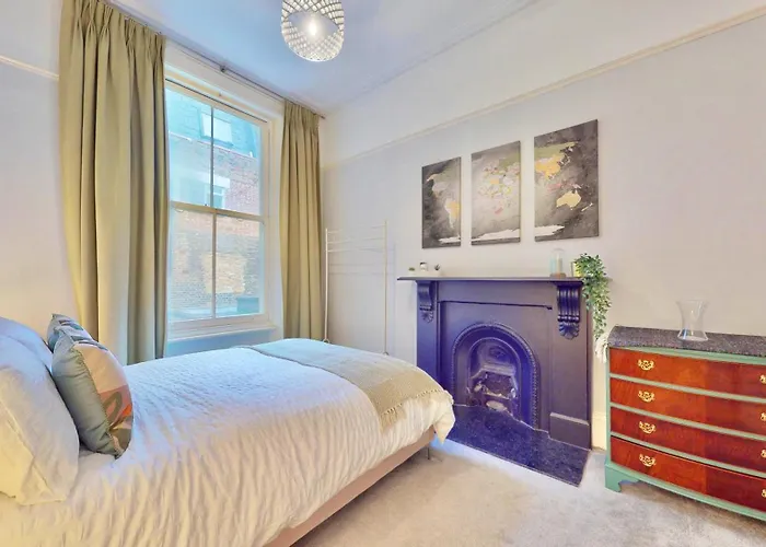 Bright & Spacious West London Gem